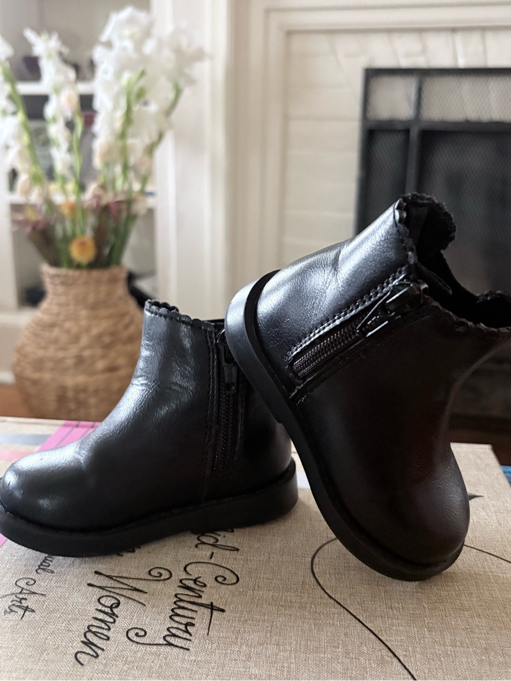 Old Navy Kids Black Side-Zip Ankle Boots
